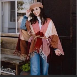 Siizu Causebox Cranberry Poncho - New!